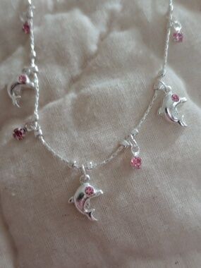 🌷$2 NWT WEI Gorgeous Silver Dolphin Necklace with Pink Stones